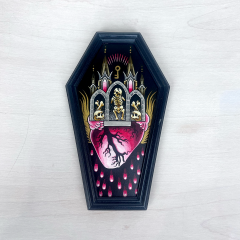 Steeple Heart Skeletons Coffin Frame 